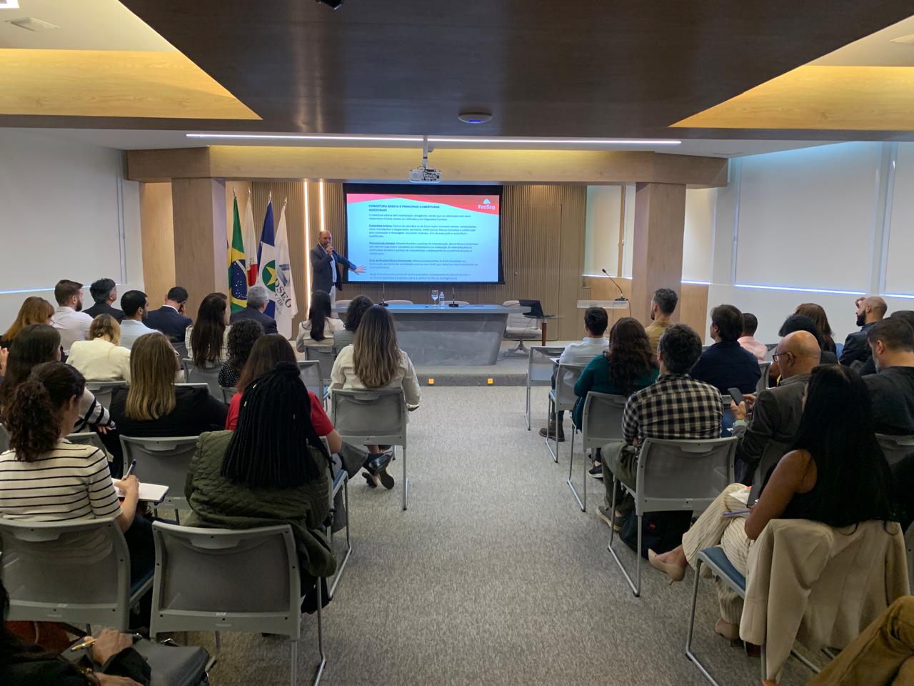 Reunião técnica discute aplicação de seguro em concessões e obras públicas em Minas Gerais